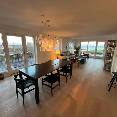 Magnificent Seaside With Stunning Views Dom wakacyjny