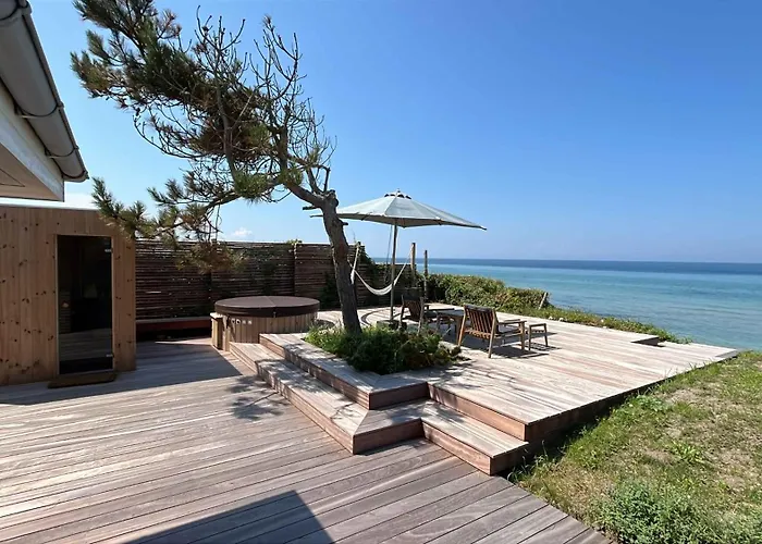 Magnificent Seaside With Stunning Views *