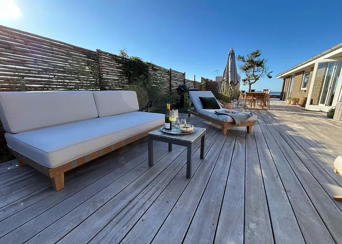 Magnificent Seaside With Stunning Views